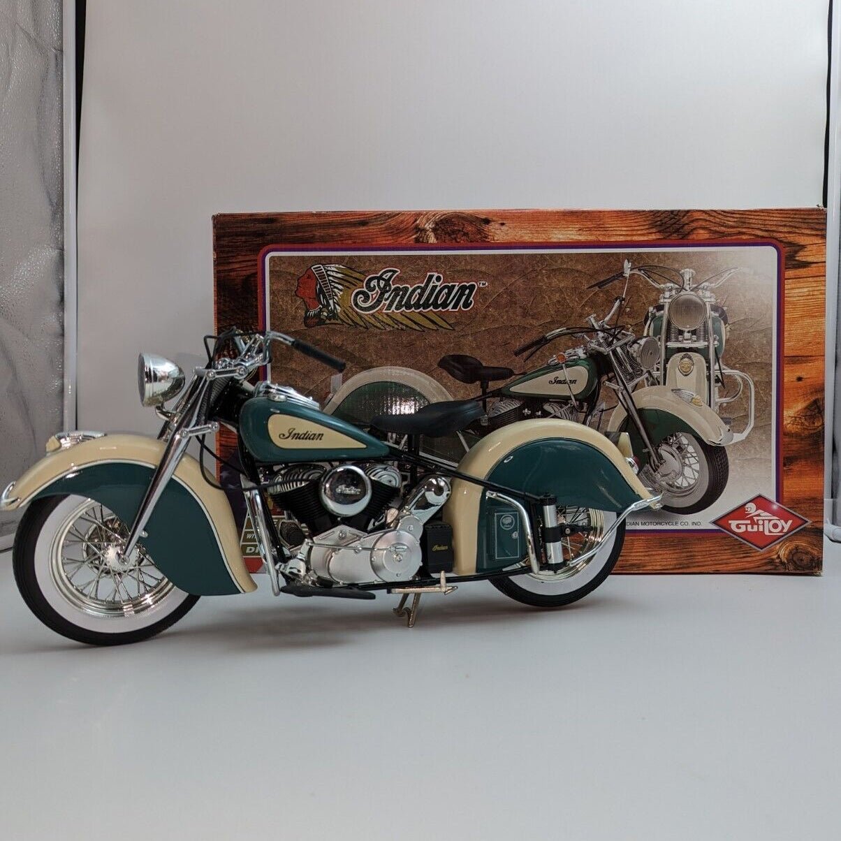 GUILOY インディアンモーターサイクル1948年式 1/6 GUILOY インディアンモーターサイクル1948年式 1/6