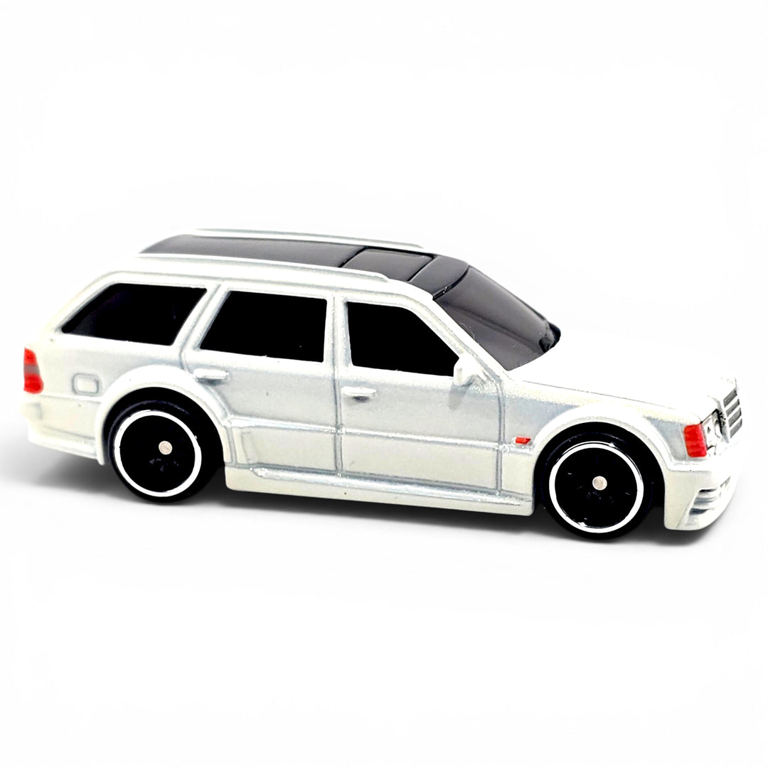 Hot Wheels - Mercedes-Benz E 36 AMG - 2024 Hot Wheels Boulevard Series