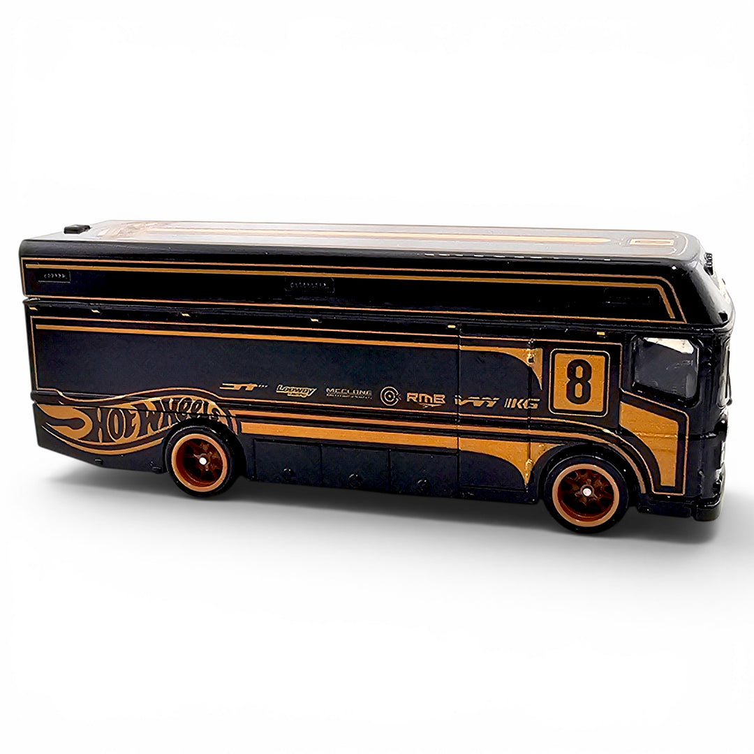 Hot Wheels - Euro Hauler - 2023 Track Day Collector Set
