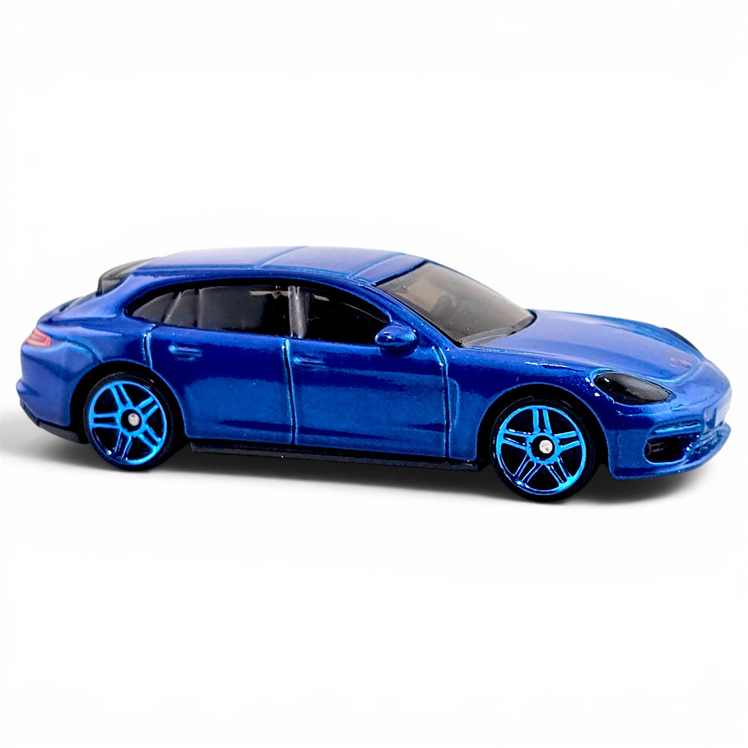Hot Wheels - Porsche Panamera Turbo S E-Hybrid Sport Turismo - 2020