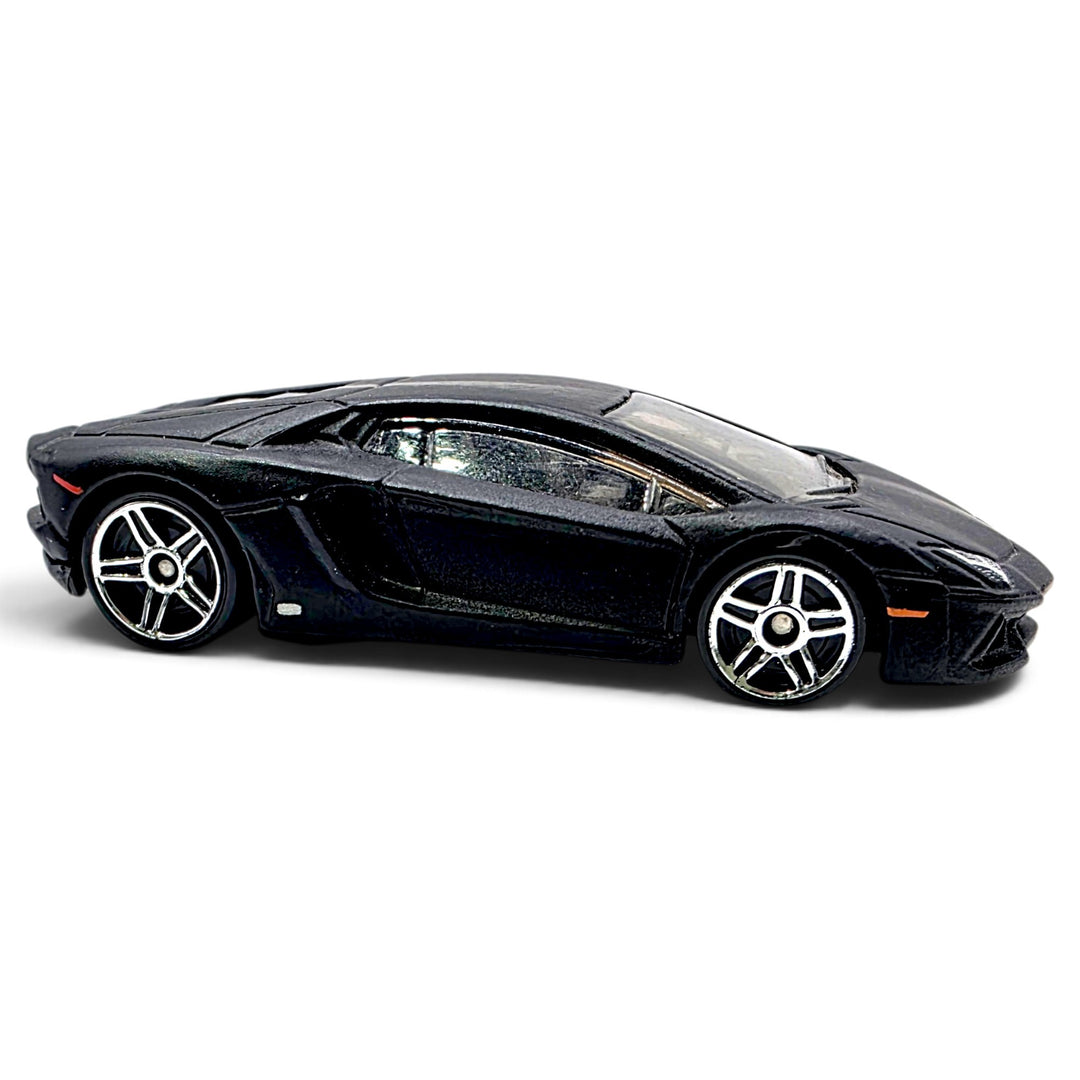 Hot Wheels - Lamborghini Aventador LP 700-4 - 2013