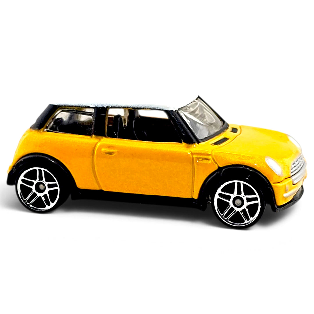 Hot Wheels - 2001 Mini Cooper - 2002