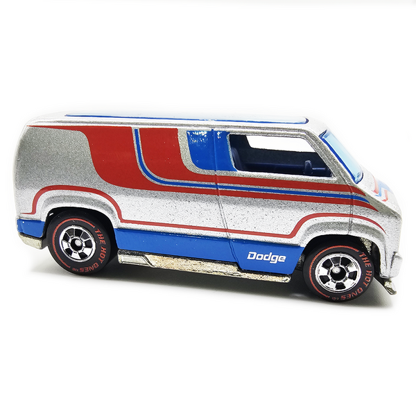 Hot Wheels - Custom '77 Dodge Van - 2011 The Hot Ones Series *Tire Chase*