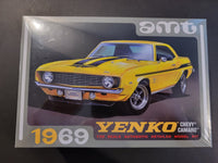 AMT - 1969 Yenko Chevy Camaro - 1/25 Scale Model Kit - Top CollectiblesModel KitsAMT