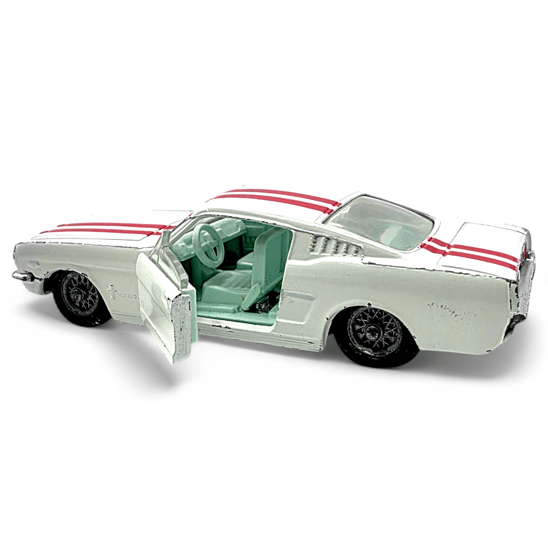 Corgi - Ford Mustang 2+2 - 1965 *1/43 Scale* - Top CollectiblesDiecastCorgi