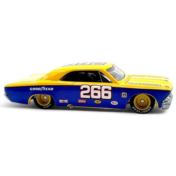 Hot Wheels - '66 Chevy Chevelle - 2012 Hot Wheels Racing: Stockcar Series