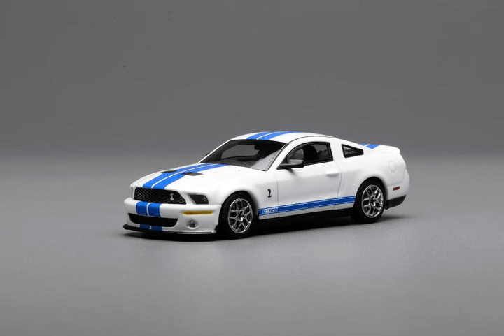 Greenlight x MotorHelix - 2007 Ford Mustang Shelby GT500 - White w/ Blue Stripes - Top CollectiblesDiecastGreenlight