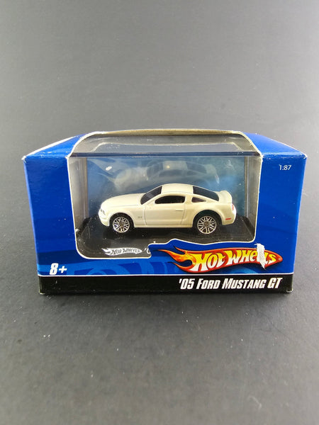 Hot Wheels - '05 Ford Mustang GT - 2007 *1/87 Scale* - Top CollectiblesDiecastHot Wheels