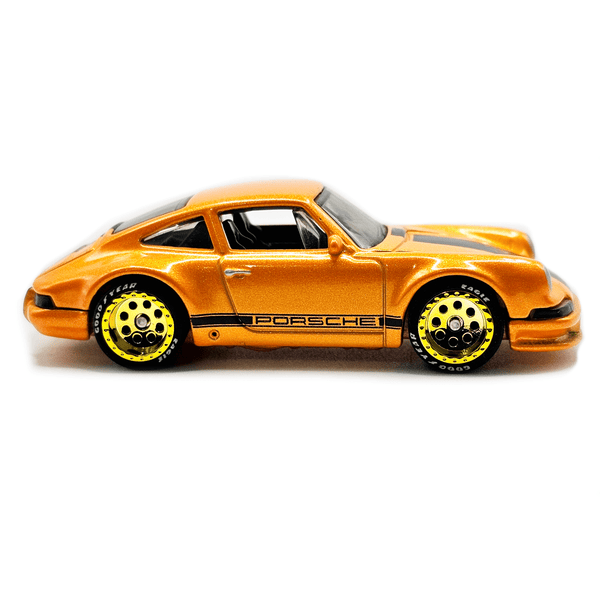 Hot Wheels - 1971 Porsche 911 - 2024 Porsche Series *Real Riders Custom* - Top CollectiblesDiecastHot Wheels