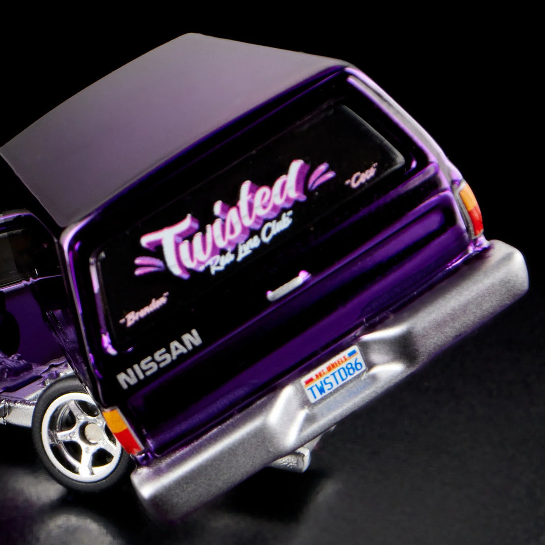 Hot Wheels - 1986 Nissan 720 King Cab - 2024 *Red Line Club Exclusive* - Top CollectiblesDiecastHot Wheels