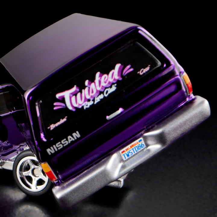 Hot Wheels - 1986 Nissan 720 King Cab - 2024 *Red Line Club Exclusive* - Top CollectiblesDiecastHot Wheels