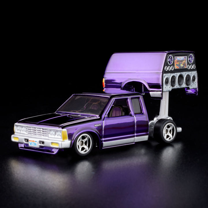 Hot Wheels - 1986 Nissan 720 King Cab - 2024 *Red Line Club Exclusive* - Top CollectiblesDiecastHot Wheels