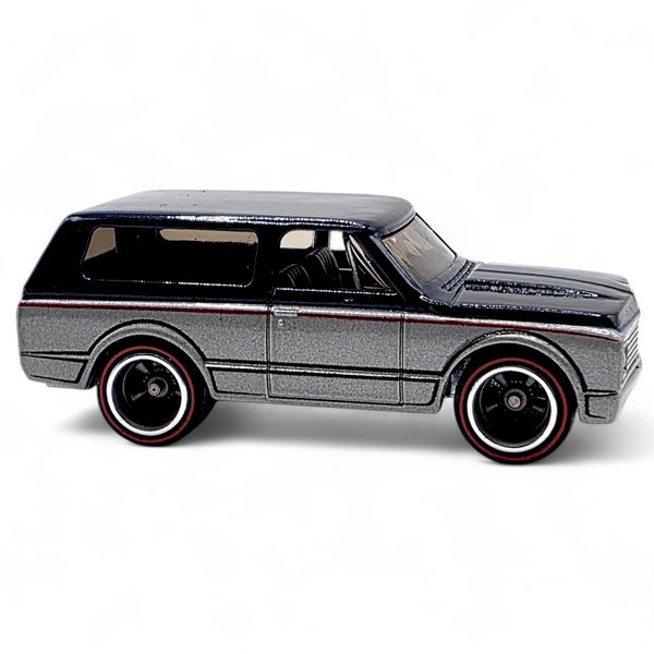 Hot Wheels - '70 Chevy Blazer - 2011 GM Garage Series - Top CollectiblesDiecastHot Wheels