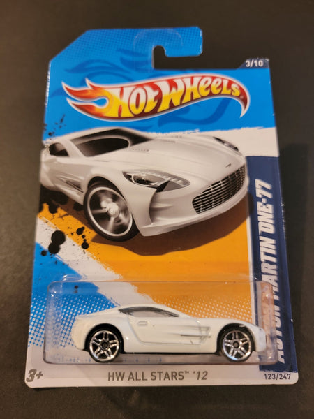 Hot Wheels - Aston Martin One - 77 - 2012 - Top CollectiblesDiecastHot Wheels