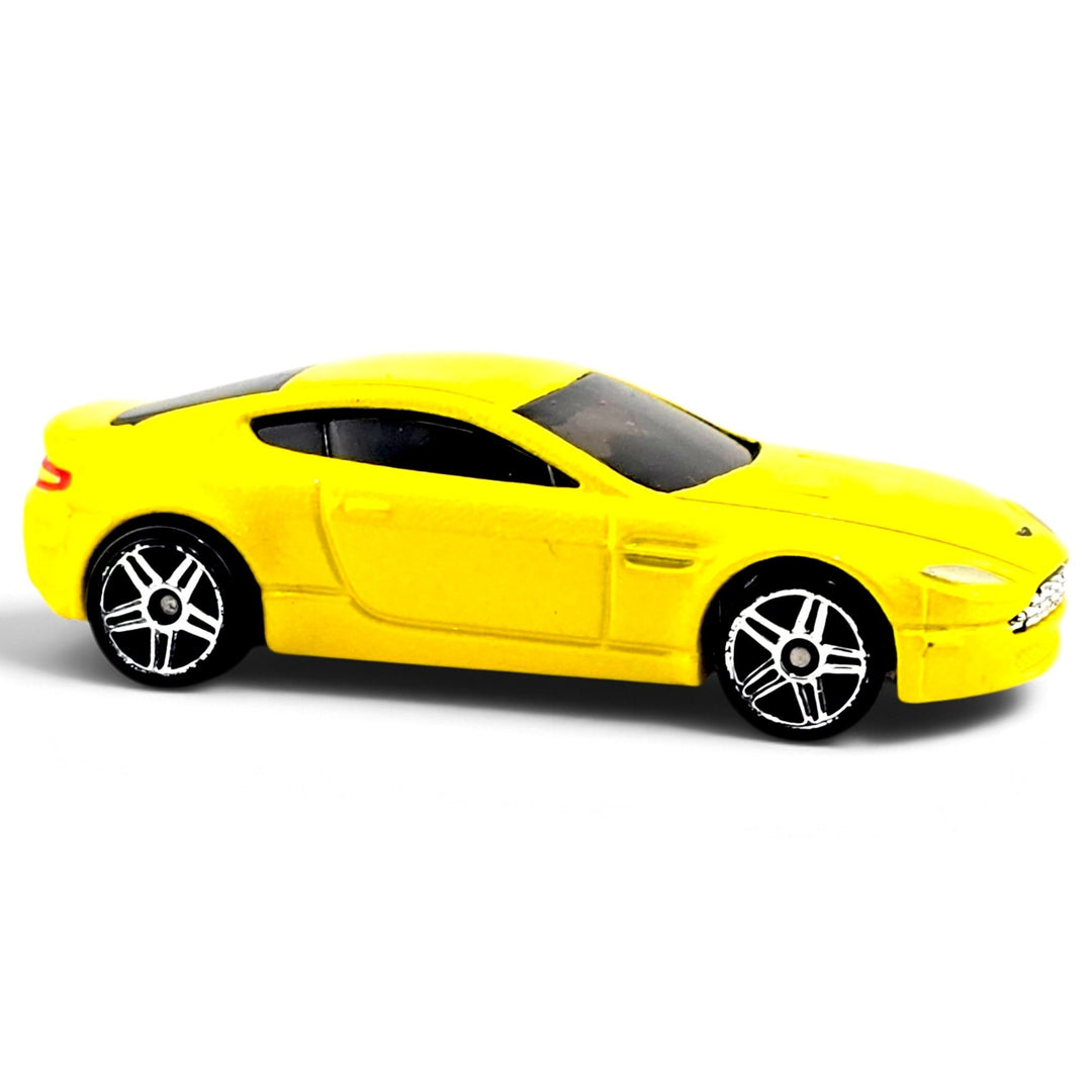 Hot Wheels - Aston Martin V8 Vantage - 2005 - Top CollectiblesDiecastHot Wheels