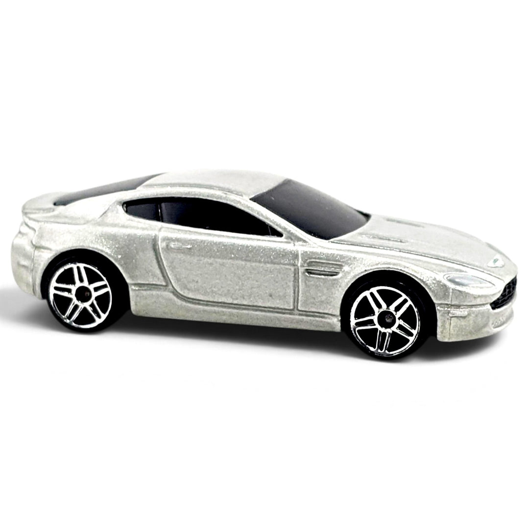 Hot Wheels - Aston Martin V8 Vantage - 2007 - Top CollectiblesDiecastHot Wheels