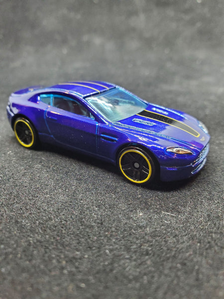 Hot Wheels - Aston Martin V8 Vantage - 2019 *5 - Pack Exclusive * - Top CollectiblesDiecastHot Wheels