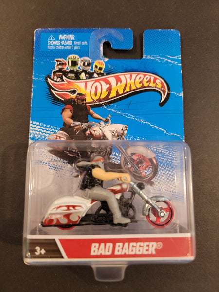 Hot Wheels - Bad Bagger - 2013 Motor Cycles Series *Card Variation* - Top CollectiblesDiecastHot Wheels