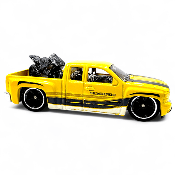 Hot Wheels - Chevy Silverado - 2016 Trucks Series - Top CollectiblesDiecastHot Wheels