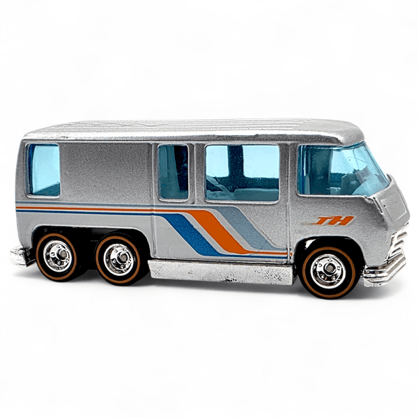 Hot Wheels - GMC Motorhome - 2009 *Super Treasure Hunt* - Top CollectiblesDiecastHot Wheels