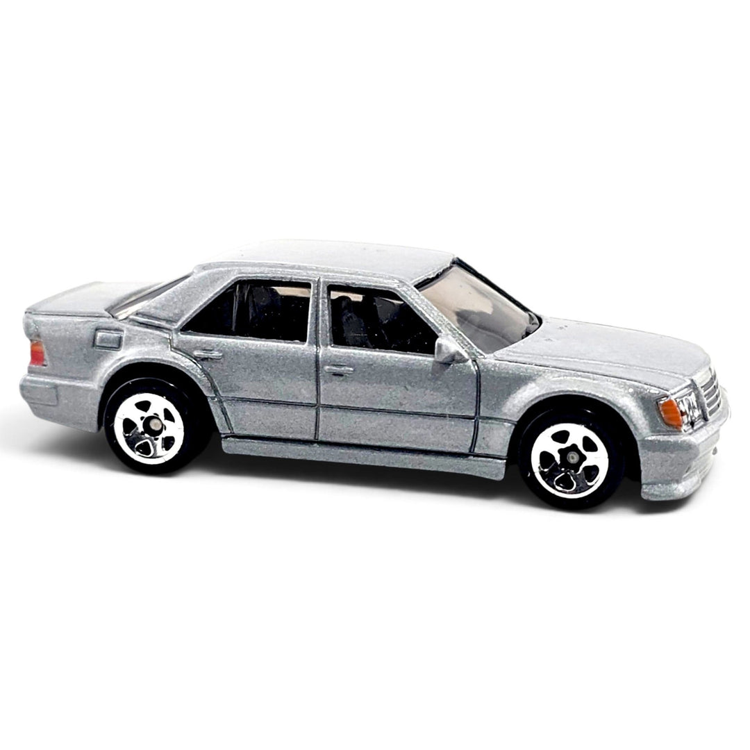 Hot Wheels - Mercedes-Benz 500 E - 2021 - Top CollectiblesDiecastHot Wheels
