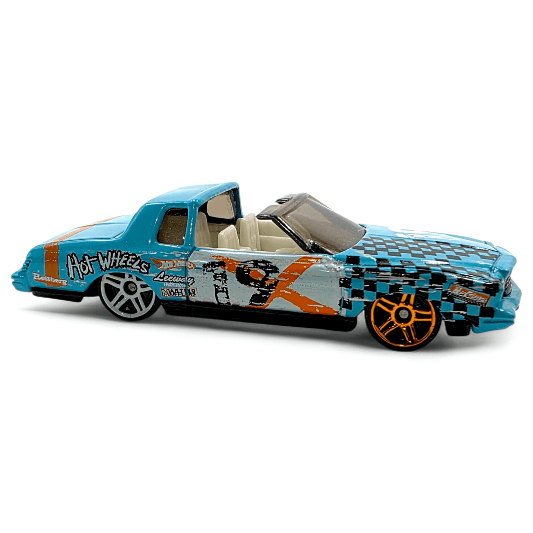 Hot Wheels - Montezooma - 2011 *Racing Kits: Demolition Derby Exclusive* - Top CollectiblesDiecastHot Wheels