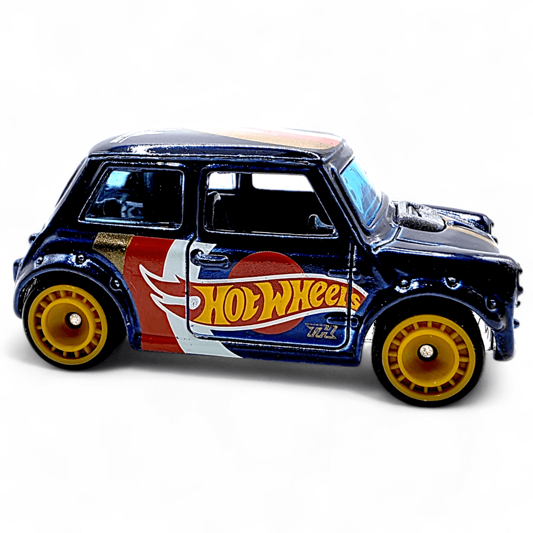 Hot Wheels - Morris Mini - 2019 *Super Treasure Hunt* - Top CollectiblesDiecastHot Wheels