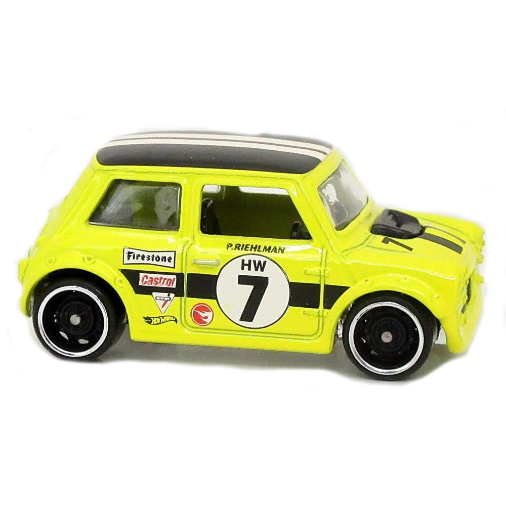 Hot Wheels - Morris Mini - 2022 *Treasure Hunt* - Top CollectiblesDiecastHot Wheels