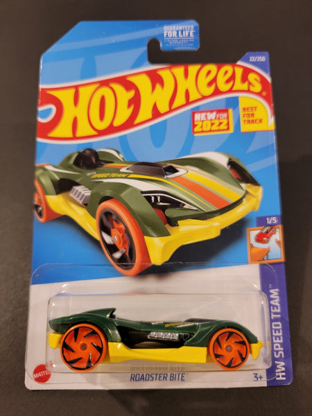 Hot Wheels - Roadster Bite - 2022 - Top CollectiblesDiecastHot Wheels