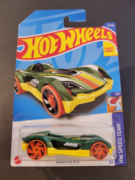 Hot Wheels - Roadster Bite - 2022 - Top CollectiblesDiecastHot Wheels