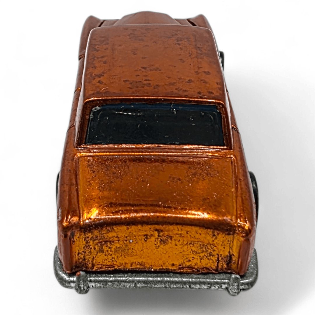 Hot Wheels - Rolls - Royce Silver Shadow - 1969 *Original Red Line - Canada &amp; Europe Exclusive Color* - Top CollectiblesDiecastHot Wheels