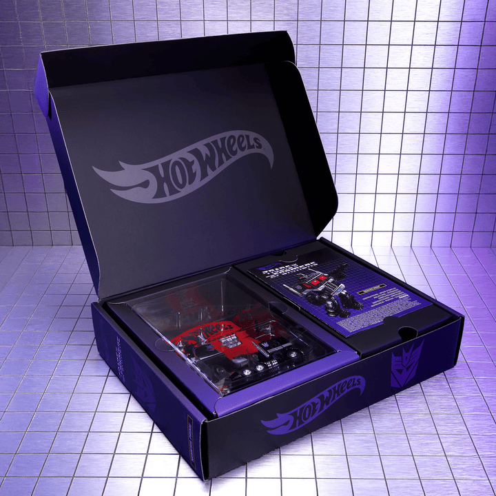 Hot Wheels - Transformers Nemesis Prime - 2025 *Red Line Club Exclusive* - Top CollectiblesDiecastHot Wheels