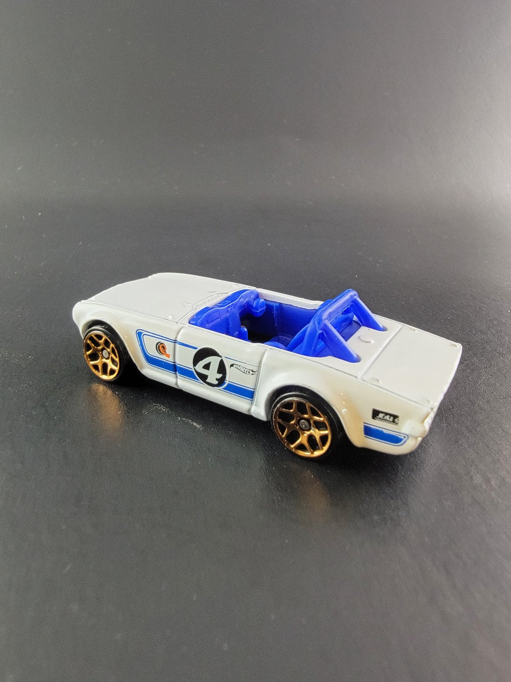 Hot Wheels - Triumph TR6 - 2019 *Multipack Exclusive* - Top CollectiblesDiecastHot Wheels