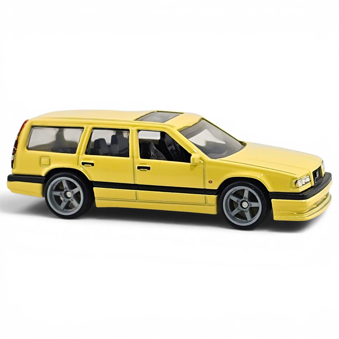 Hot Wheels - Volvo 850 Estate - 2021 Fast Wagons Series - Top CollectiblesDiecastHot Wheels