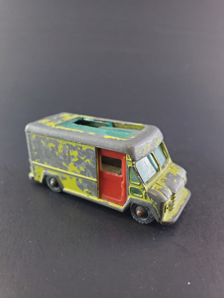 Husky - Commer Walk - Thru Van - Vintage - Top CollectiblesDiecastHusky