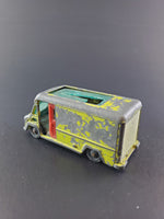 Husky - Commer Walk - Thru Van - Vintage - Top CollectiblesDiecastHusky