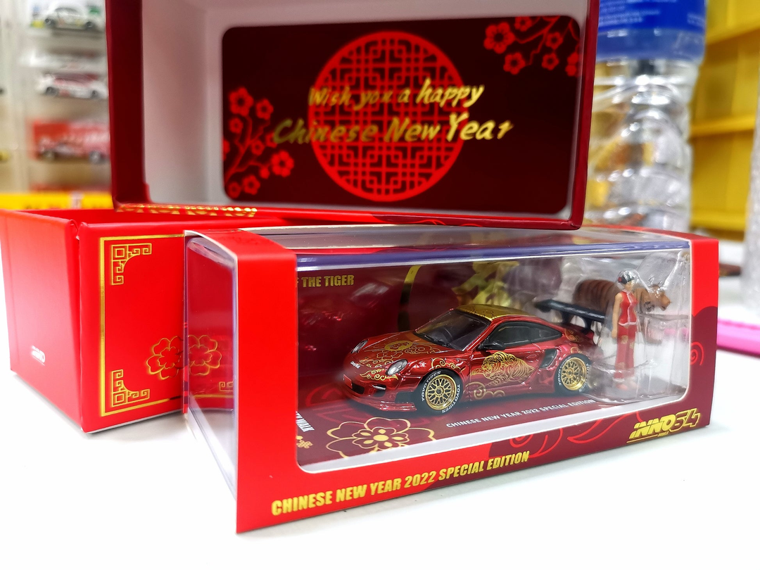 INNO64 - Porsche 911 (997) LBWK "Year of the Tiger 2022" Chinese New Year 2022 Special Edition with Figures - Top CollectiblesDiecastINNO64