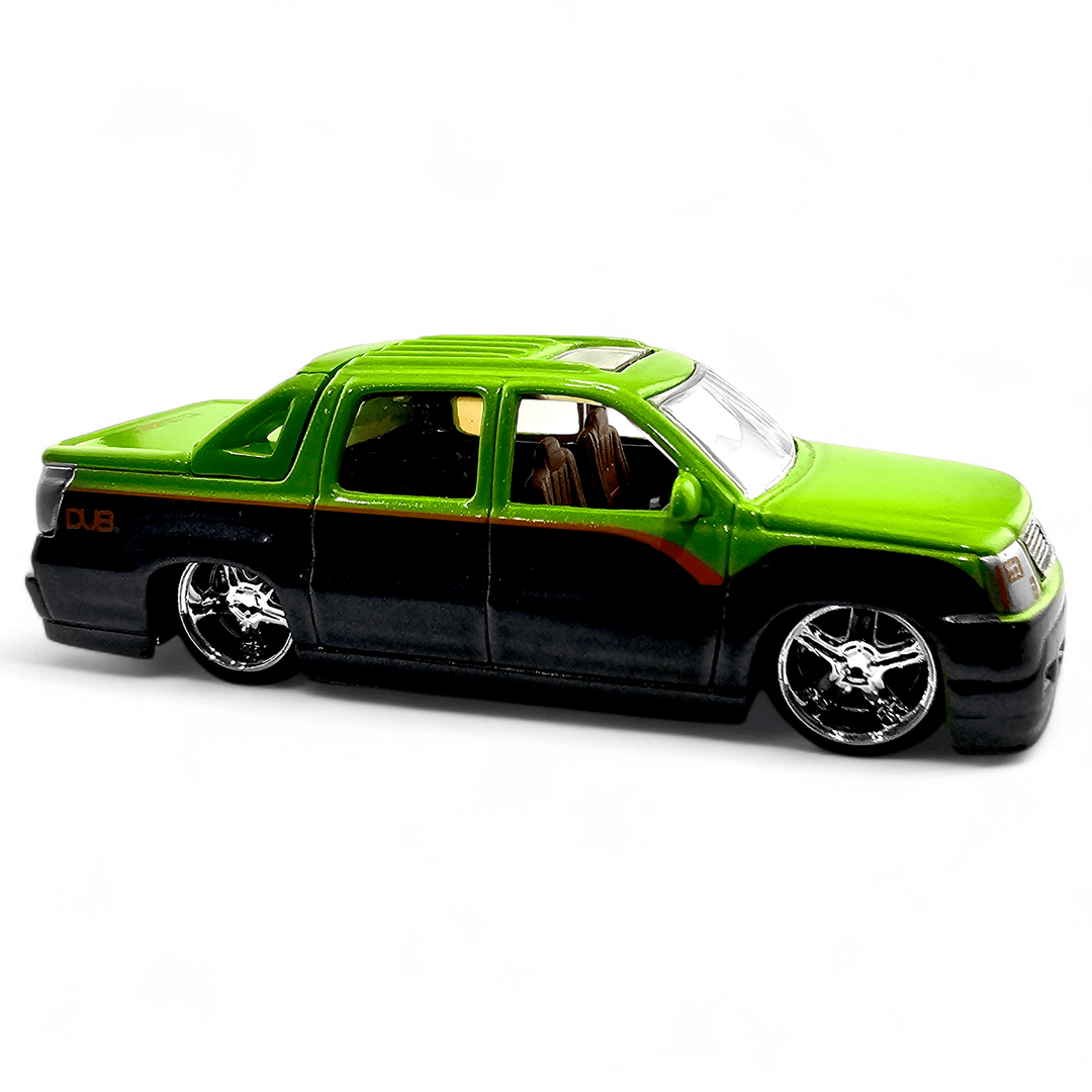 Jada Toys - 2002 Cadillac Escalade EXT - DUB City Series - Top CollectiblesDiecastJada Toys