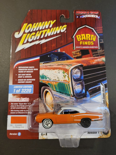 Johnny Lightning - 1970 Dodge Coronet Super Bee - 2019 Barn Finds Series - Top CollectiblesDiecastJohnny Lightning