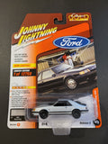 Johnny Lightning - 1986 Ford Mustang SVO - 2022 Classic Gold Series - Top CollectiblesDiecastJohnny Lightning