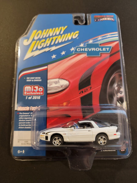 Johnny Lightning - 2002 Chevy Camaro ZL1 - 2018 Muscle Cars U.S.A. Series *MiJo Exclusive* - Top CollectiblesDiecastJohnny Lightning