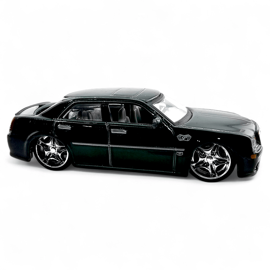 Maisto - 2005 Chrysler 300C Hemi - 2004 Playerz Series - Top CollectiblesDiecastMaisto
