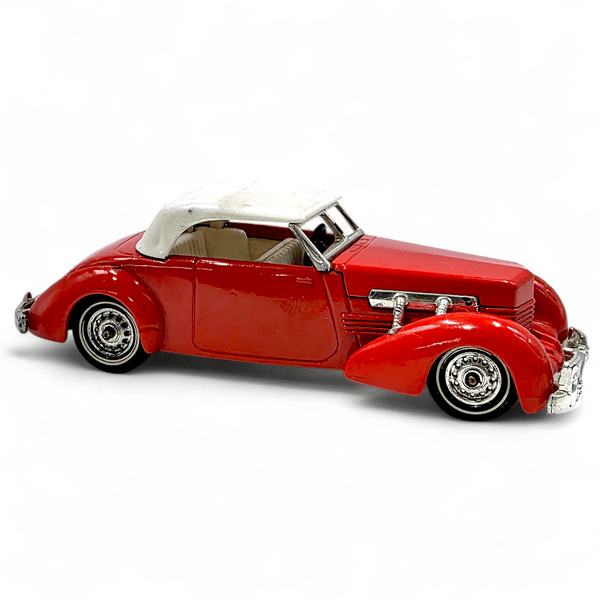 Matchbox - 1937 Cord Model 812 Supercharged Convertible Phaeton Sedan - 1979 Models of Yesteryear Series *1:43 Scale* - Top CollectiblesDiecastMatchbox