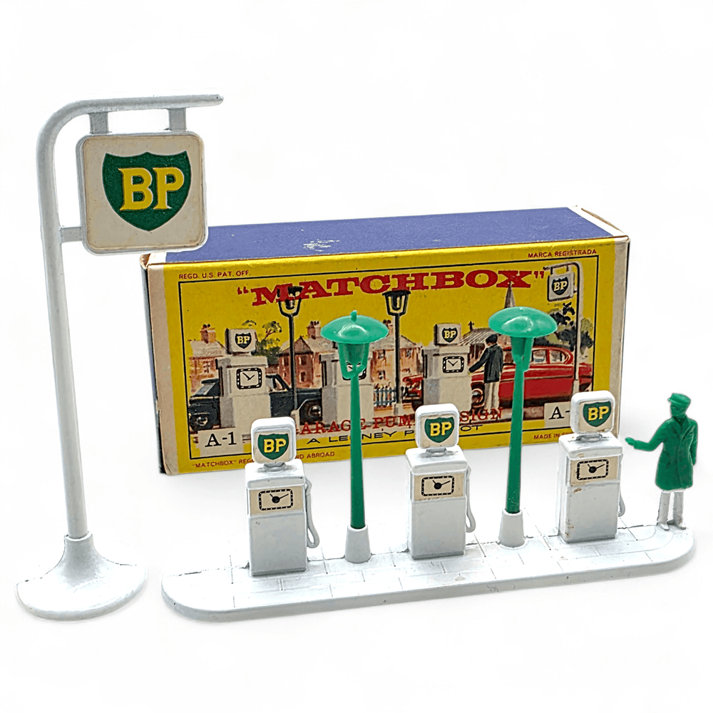 Matchbox - Leyland Petrol Tanker, Dodge Wreck Truck & BP Garage Pumps and Sign - 1960's *Original Boxex* - Top CollectiblesDiecastMatchbox