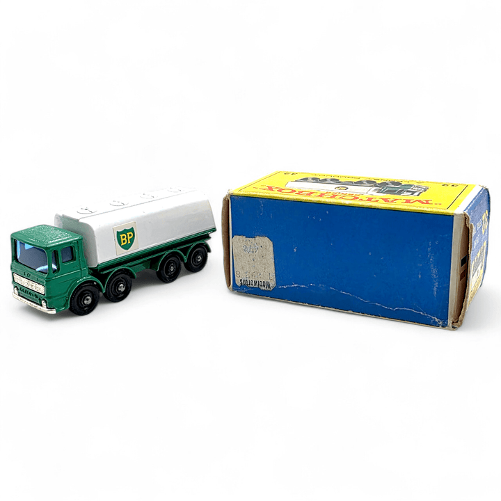 Matchbox - Leyland Petrol Tanker, Dodge Wreck Truck &amp; BP Garage Pumps and Sign - 1960&