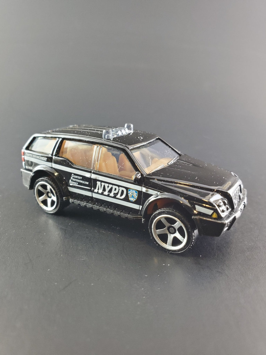 Matchbox - Sport SUV - 2016 ''5 - Pack Exclusive Police Rescue'' - Top CollectiblesDiecastMatchbox