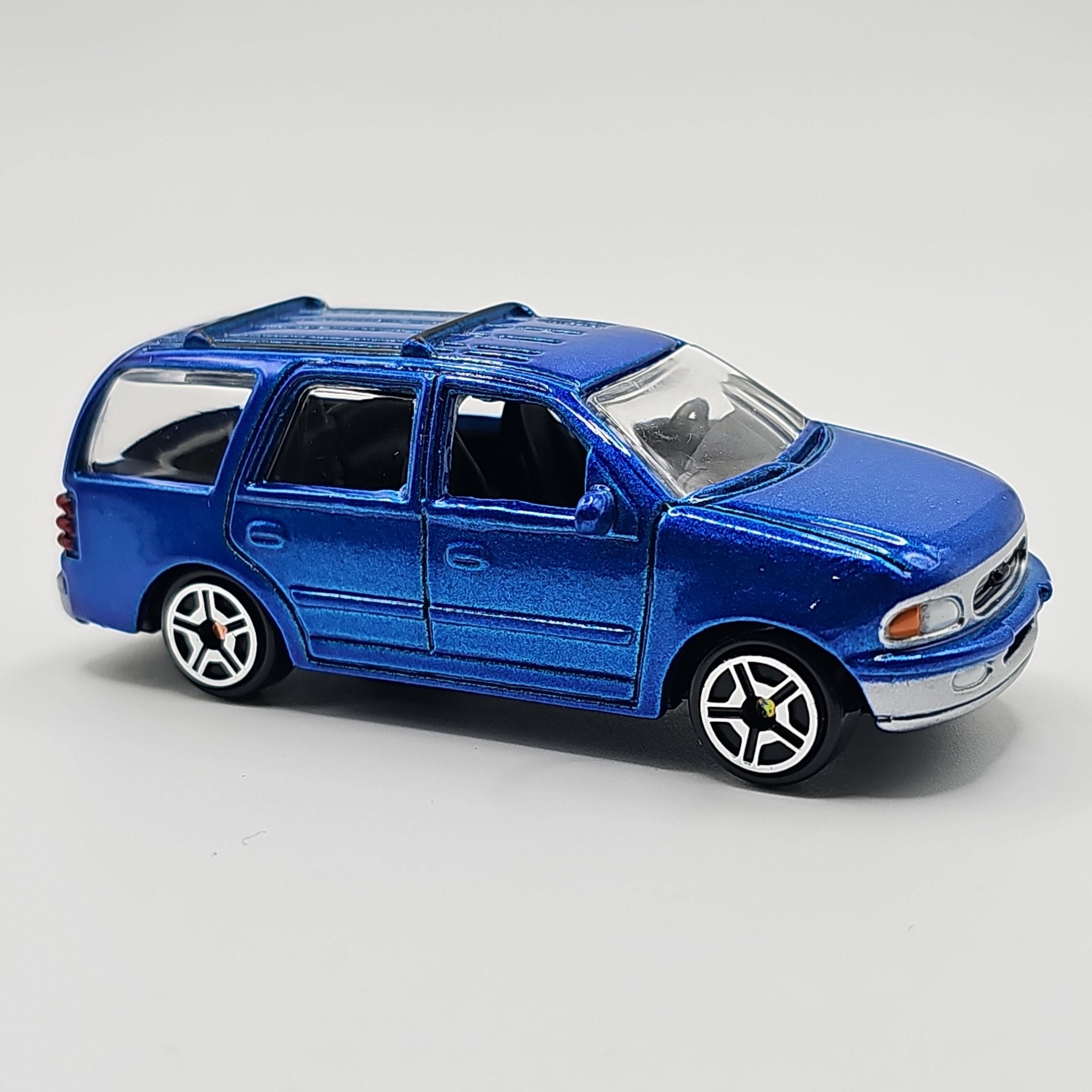 Motor Max - Ford Expedition - 1999 Super Wheels Series – Top