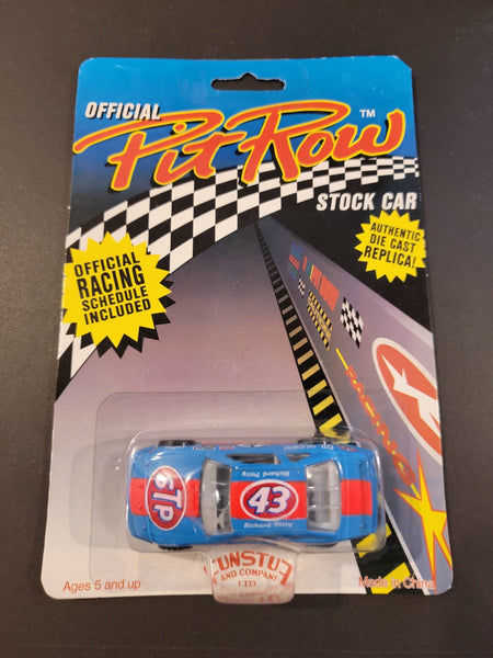 Pit Row - Pontiac Grand Prix Stock Car - 1992 Nascar Series - Top CollectiblesDiecastRacing Champions