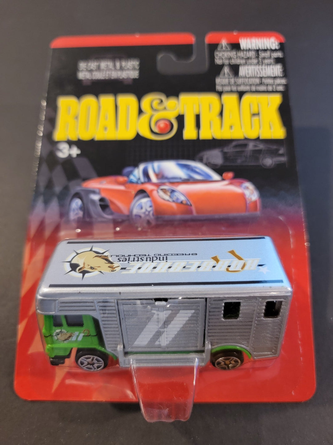 Road &amp; Track - Horseshoe Livestock Transporter - Top CollectiblesDiecastMotor Max