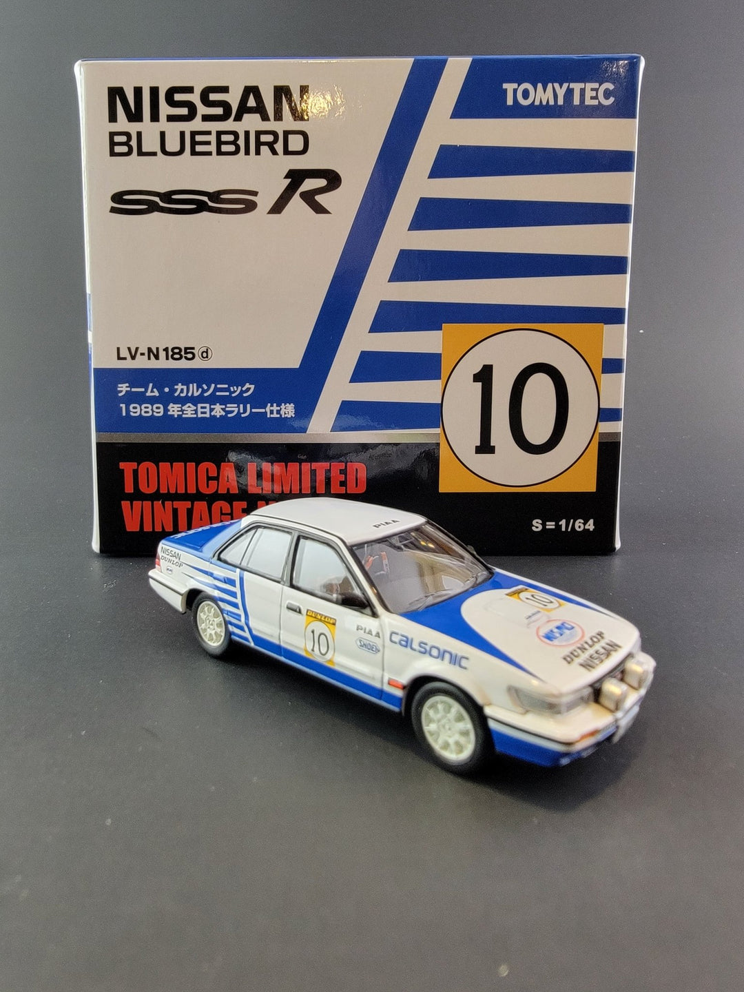 Tomica - Nissan Bluebird SSS R - Limited Vintage Neo Series - Top CollectiblesDiecastTakara Tomy